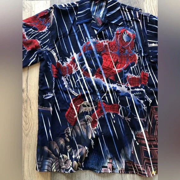 NWT Spider-Man Designed Button Down Small
